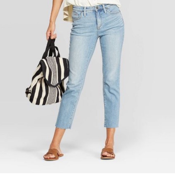 8/$60 NWOT High-Rise Cropped Straight Jeans - Picture 3 of 5